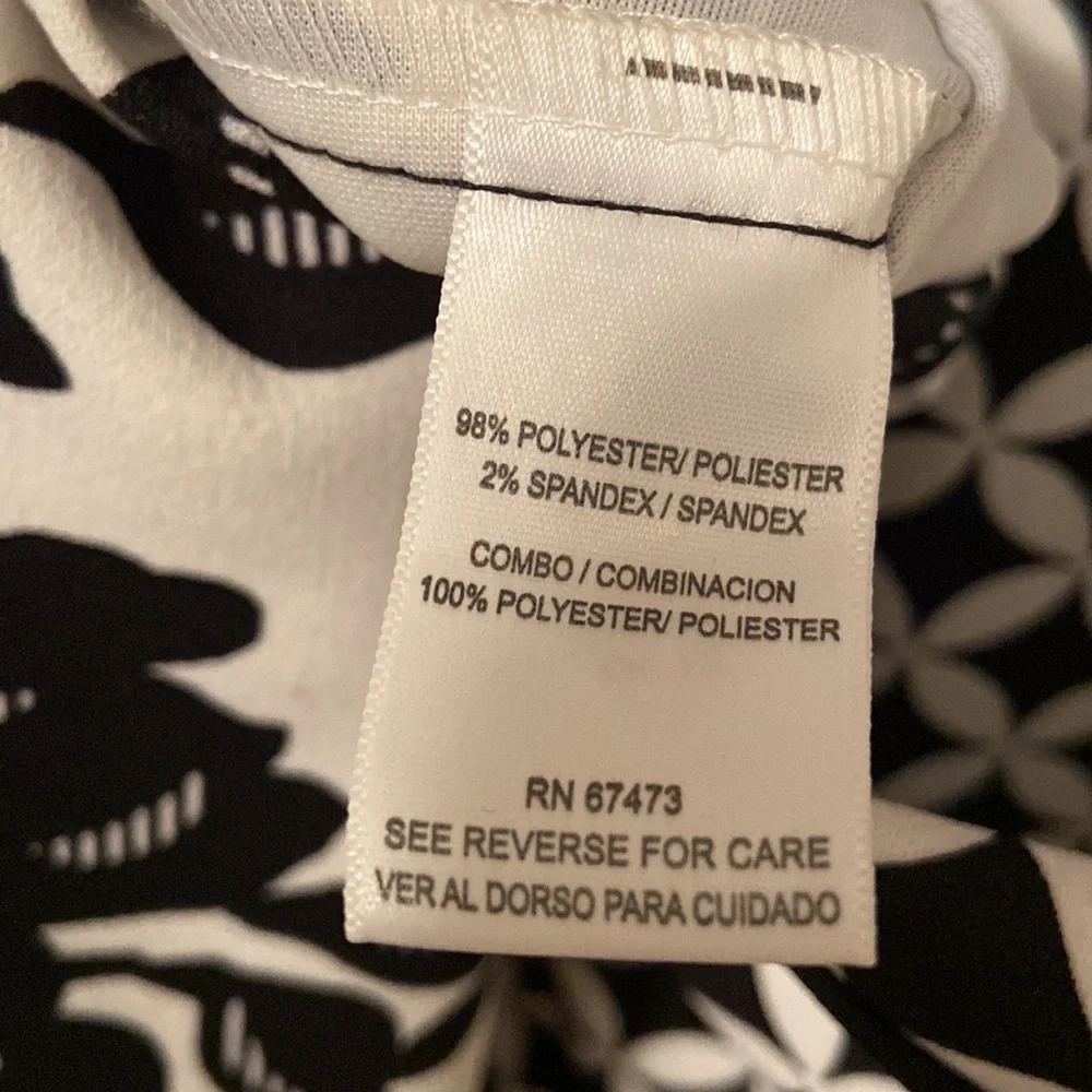Gabby Skye dress. Size 8. Black and White - Picture 7 of 7